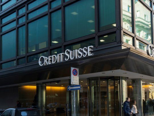 El Credit Suisse y el UBS se desploman hasta 60% en la bolsa tras anuncio de compra